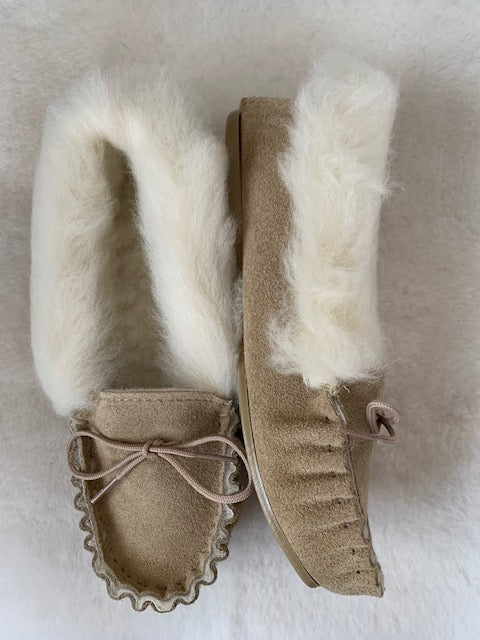 Suede Moccasin with Wool Lining and Hard Sole | Daisy